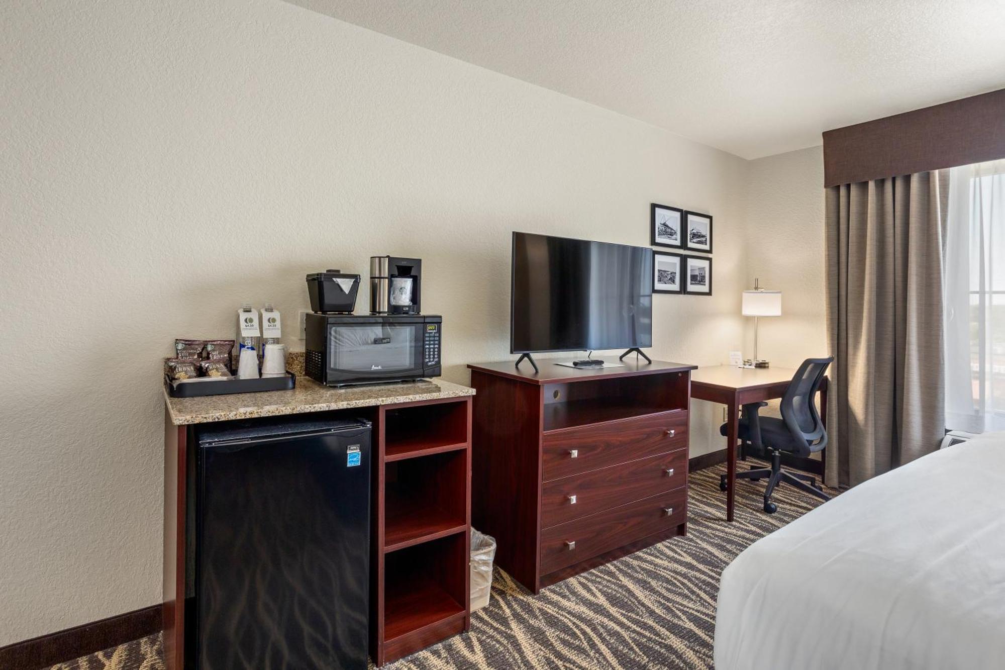 Hotel Cobblestone & - Bay