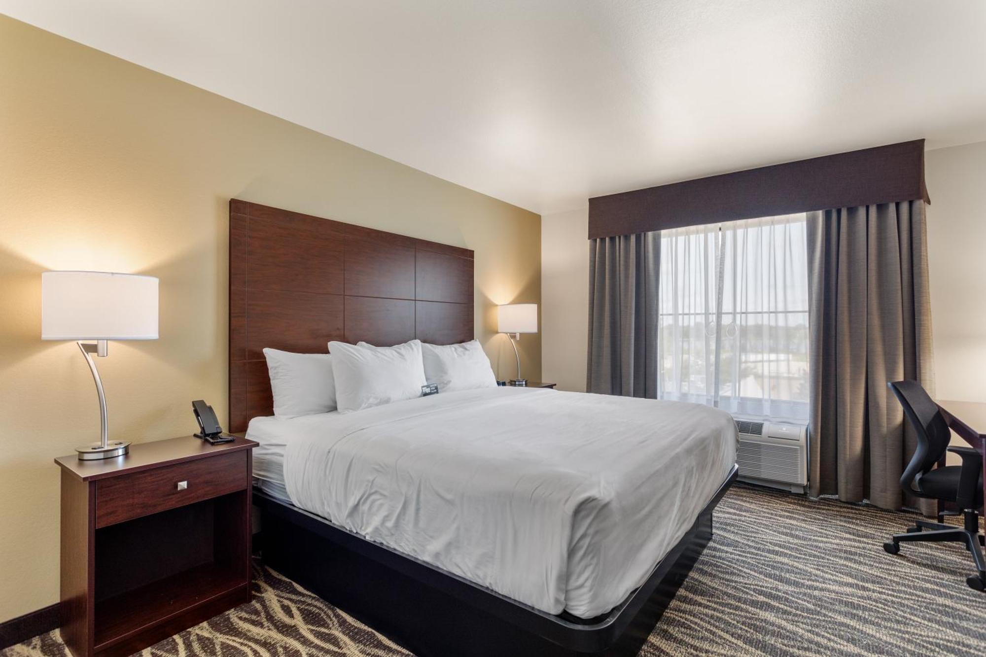 Cobblestone & - Bay Hotel 4*