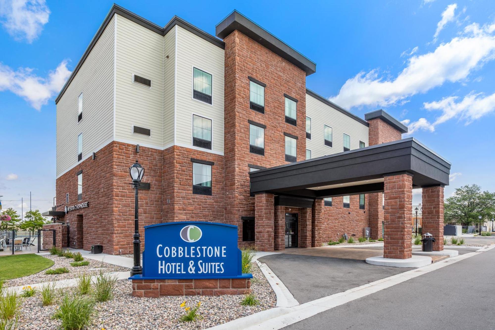 Hotel Cobblestone & - Bay