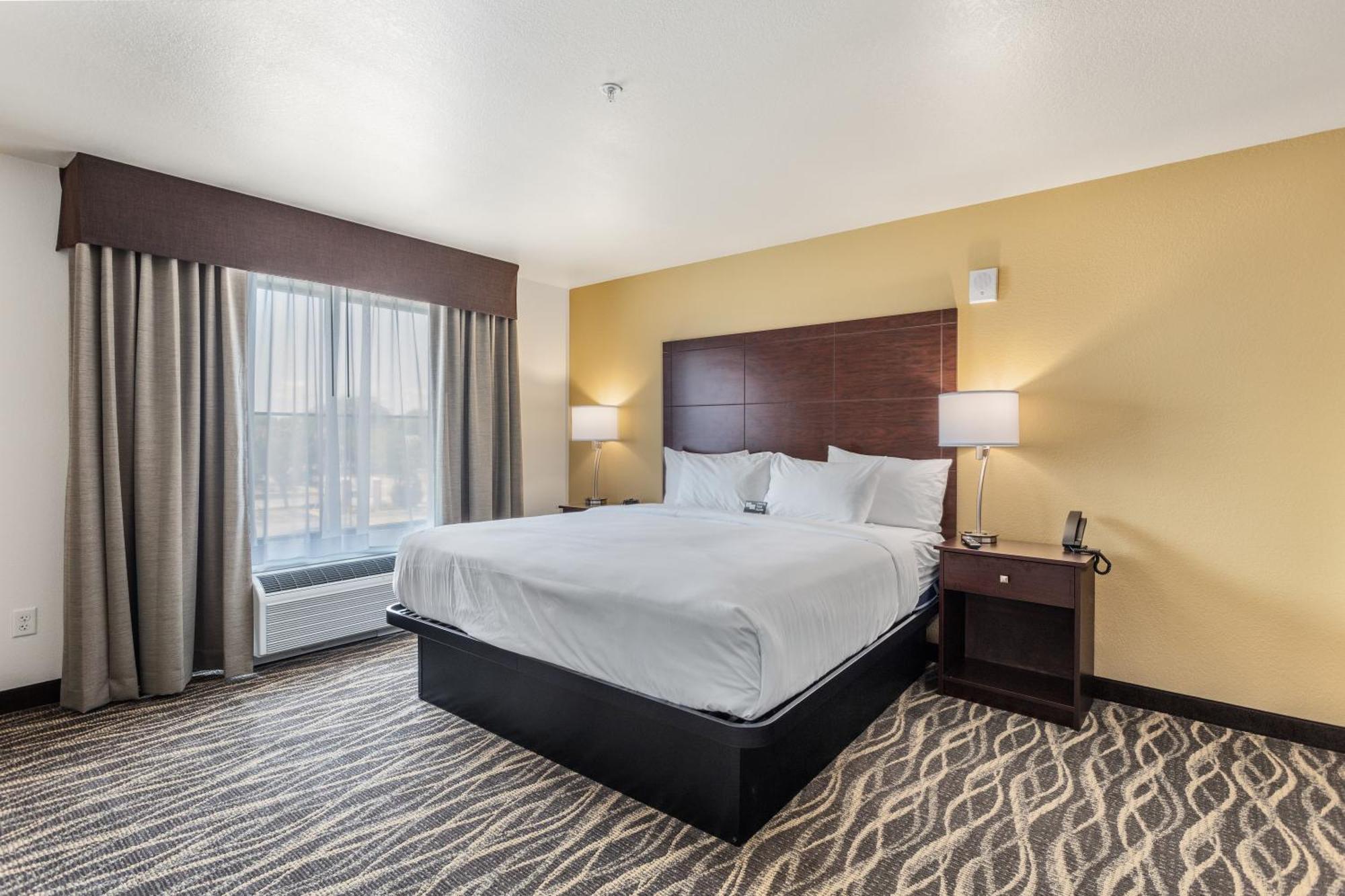 Cobblestone & - Bay Hotel