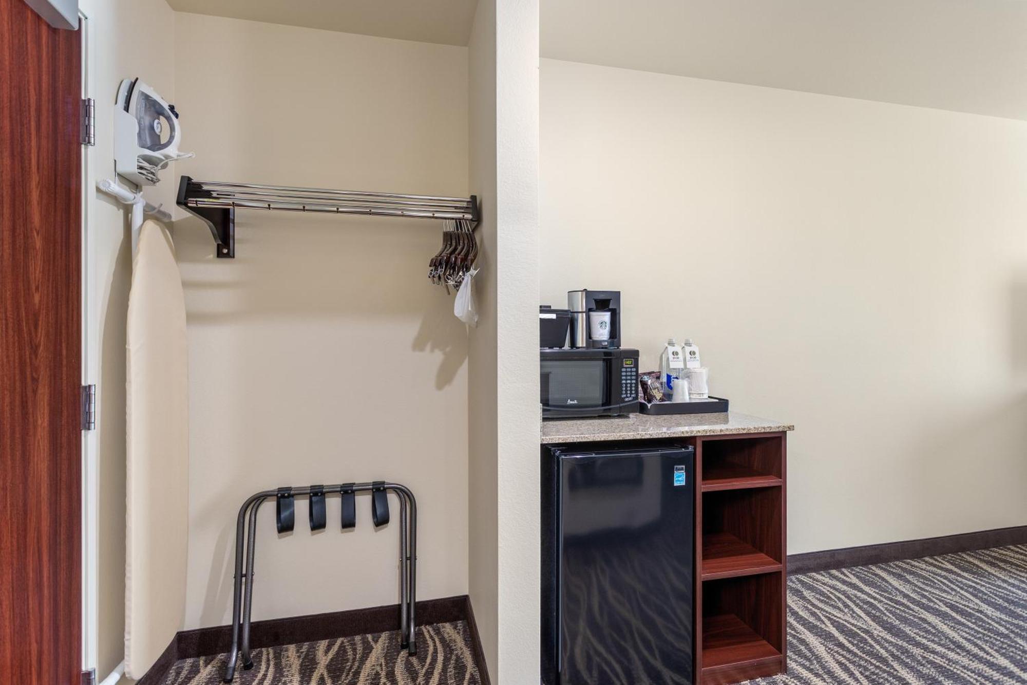 Cobblestone & - Bay Hotel 4*