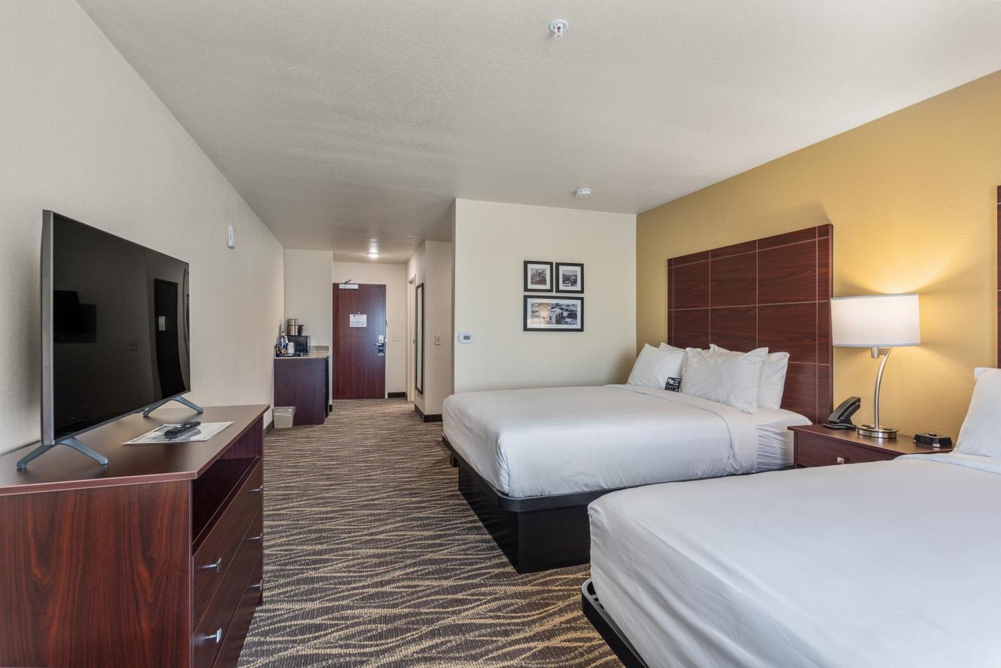 Cobblestone & - Bay Hotel