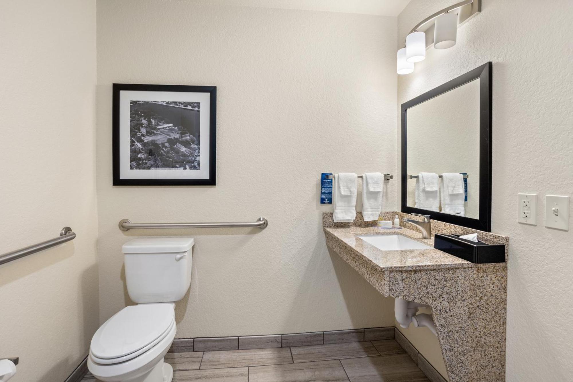 Hotel Cobblestone & - Bay De Pere